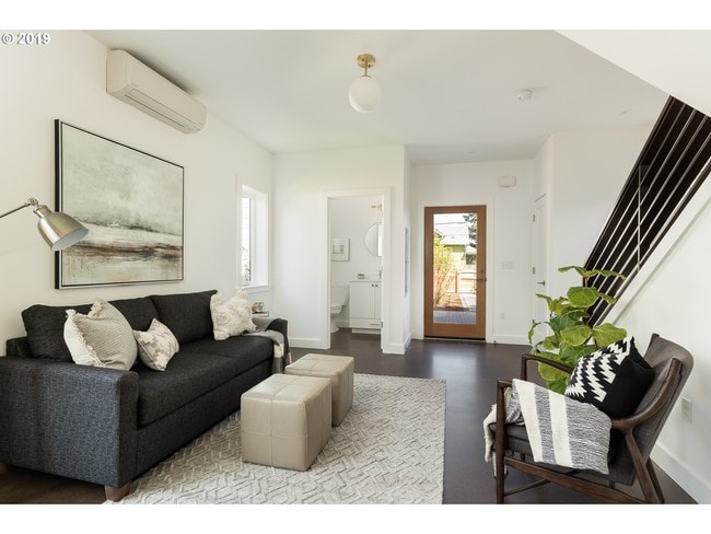 Photo - 6537 NE 6th Ave