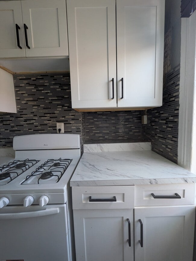 9 Saint Pauls Ave Unit 4L