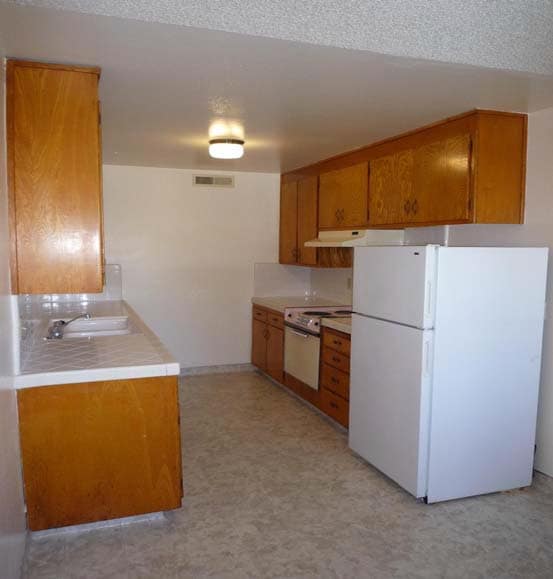Kitchen - Continental Arms Apartments