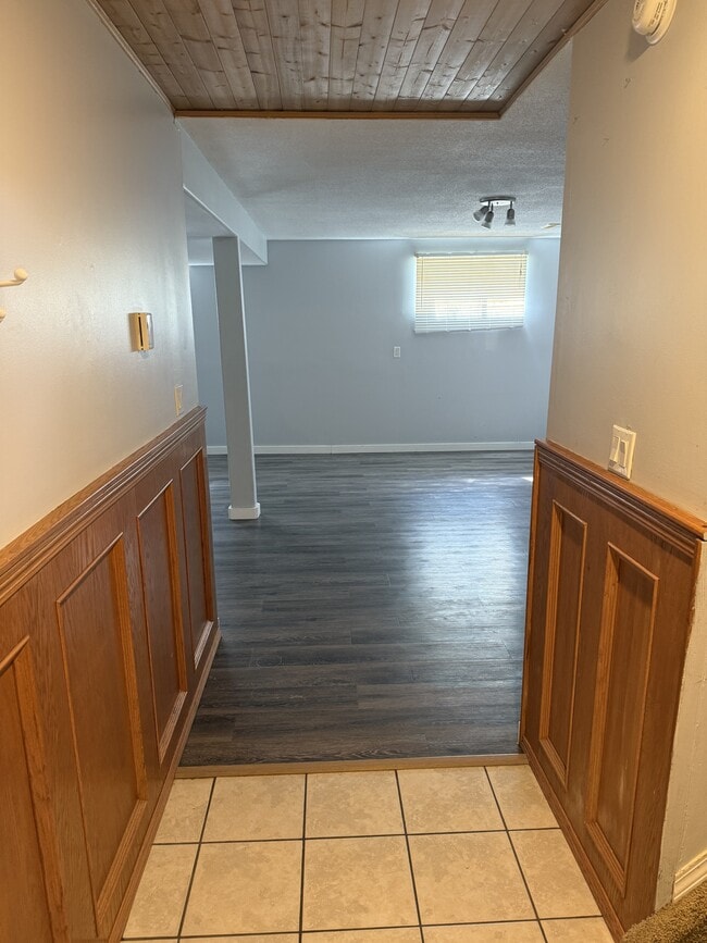 Photo - 6017 52 Ave