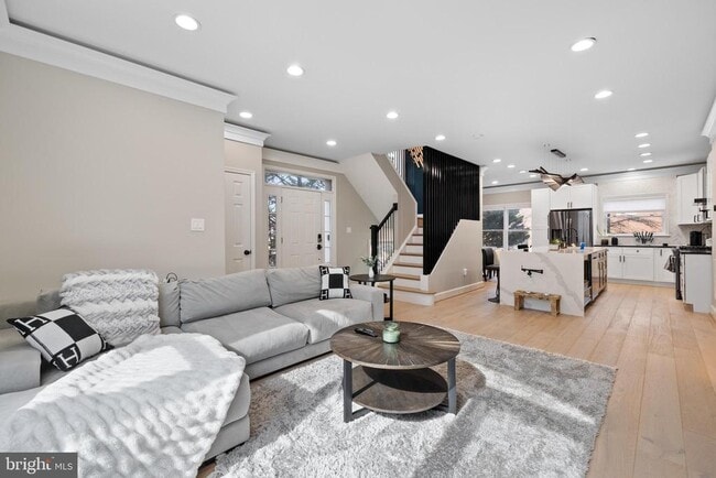 Photo - 1170 N Vernon St