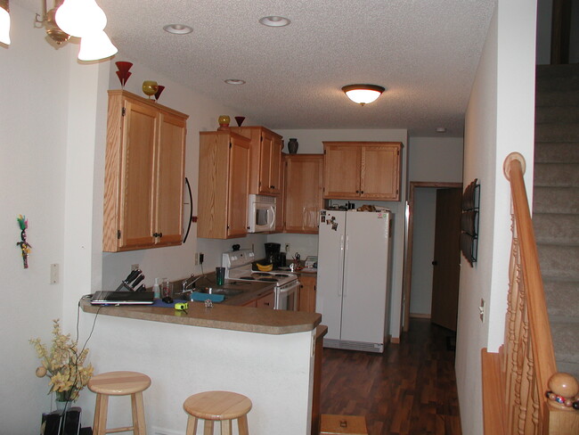 Kitchen/Dinette/Family Room Open - 11399 16th St NE Casa Adosada