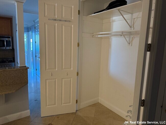 Photo - 85 E India Row Unit 3B