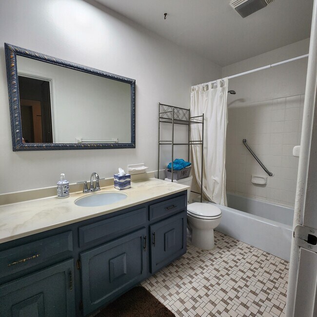 Photo - 2690 Oxford St N Unidad Cozy condo in Roseville