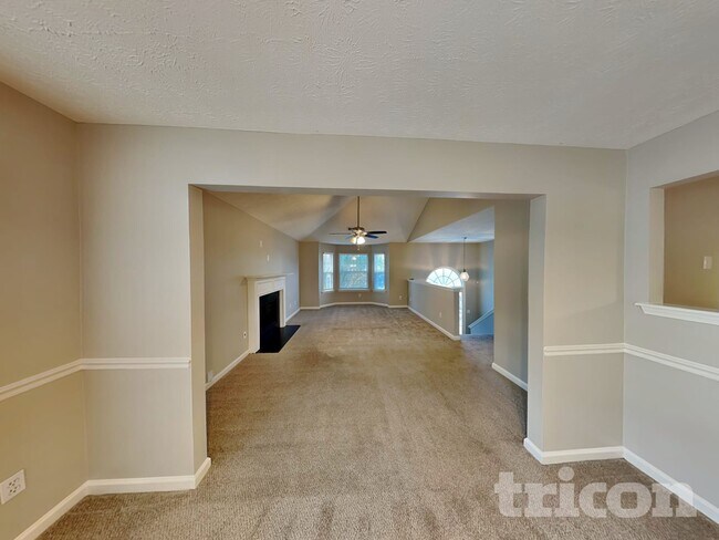 Photo - 1420 Buckingham Pl