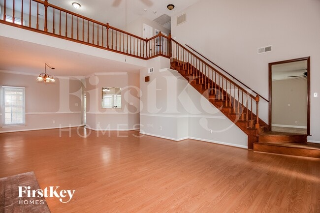 4228 Collingham Dr