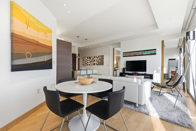 Photo - Waldorf Astoria 4001-Strip/City/Mtn Views from this Stunning FULLY FURNISHED 1Bd/1.5Ba Residence Unidad 4001
