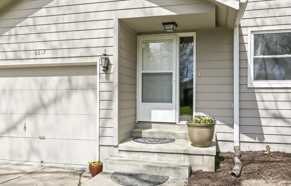 Charming Ranch Home For Rent Near Aksarben - Charming Ranch Home For Rent Near Aksarben