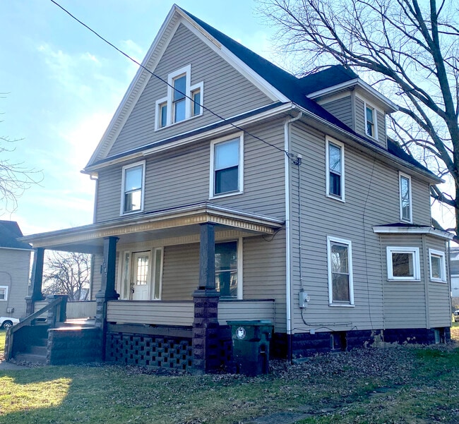Building Photo - 1507 Garfield Ave SW Rental