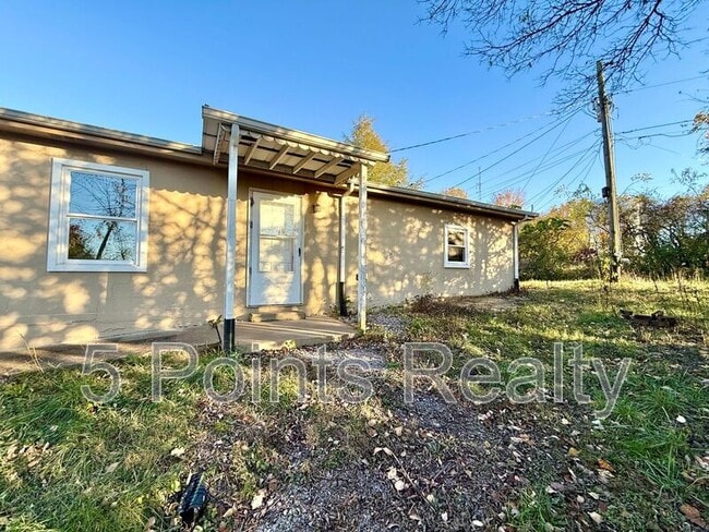 Building Photo - 7435 Cycle Ln