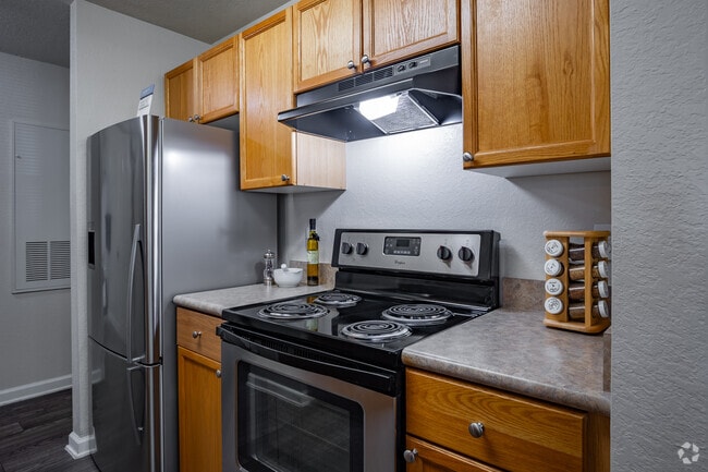 2BR, 2BA - 1,109SF - Kitchen - Hawthorne Groves