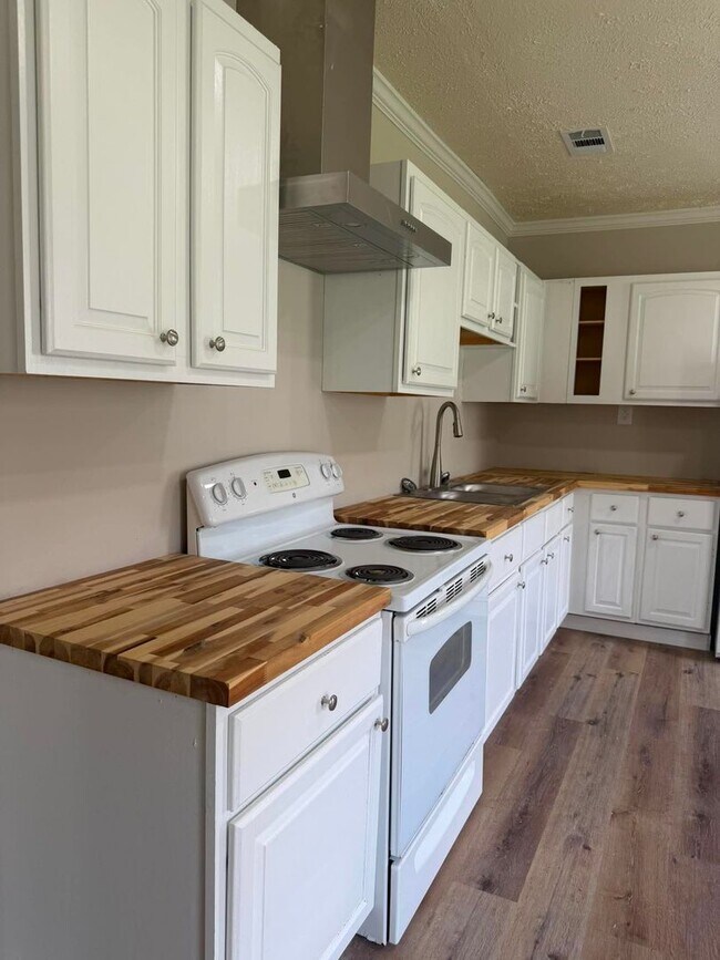 Photo - 222 Lenoir Ave