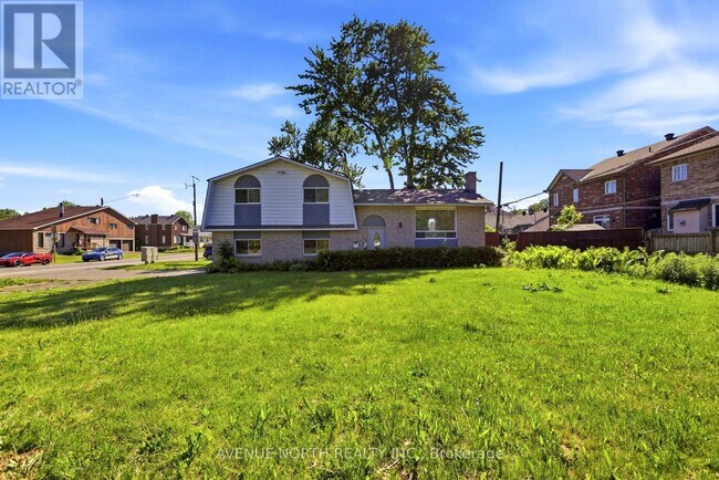 Photo - 1991 Kingsdale Ave