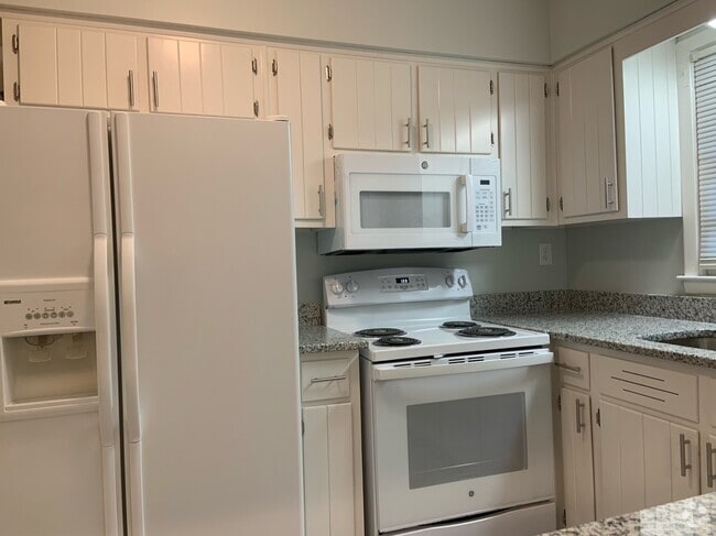 Building Photo - 1118 Arlington Pkwy NE Rental