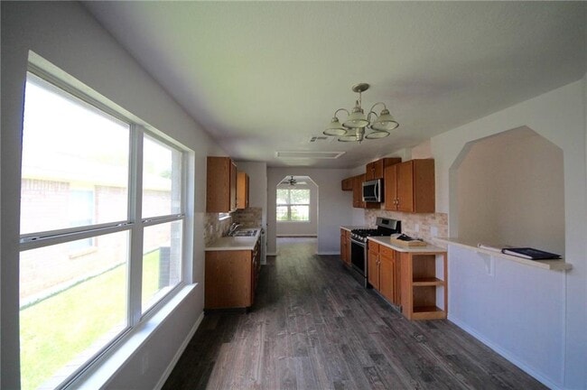Photo - 2017 Parksville Way