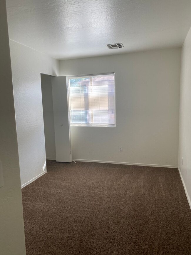 Photo - 1110 E Mohave St Unit #3