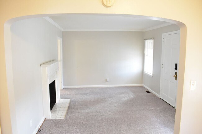 Photo - 2774 Blount St