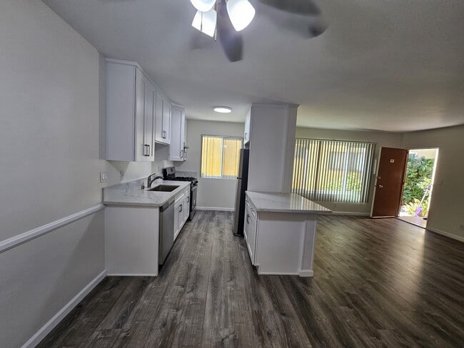 Photo - 5430 Corteen Pl Unit 4
