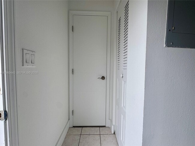 Building Photo - 15385 S Dixie Hwy Unit 13