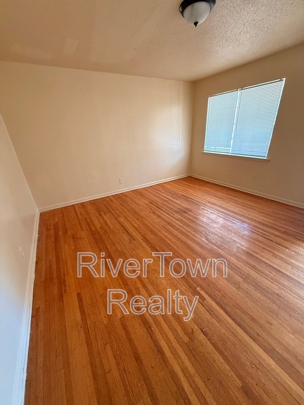 Photo - 5176 Sea Shore Rd