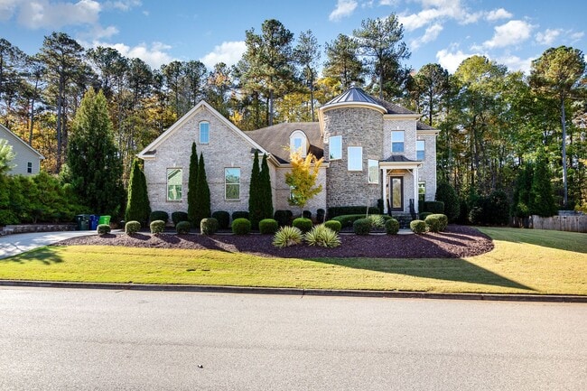 Photo - Stunning 5-Bedroom, 5-Bathroom Home with Chef's Kitchen and Luxurious Features