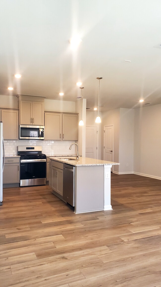 Photo - 906 Plum Creek Pl