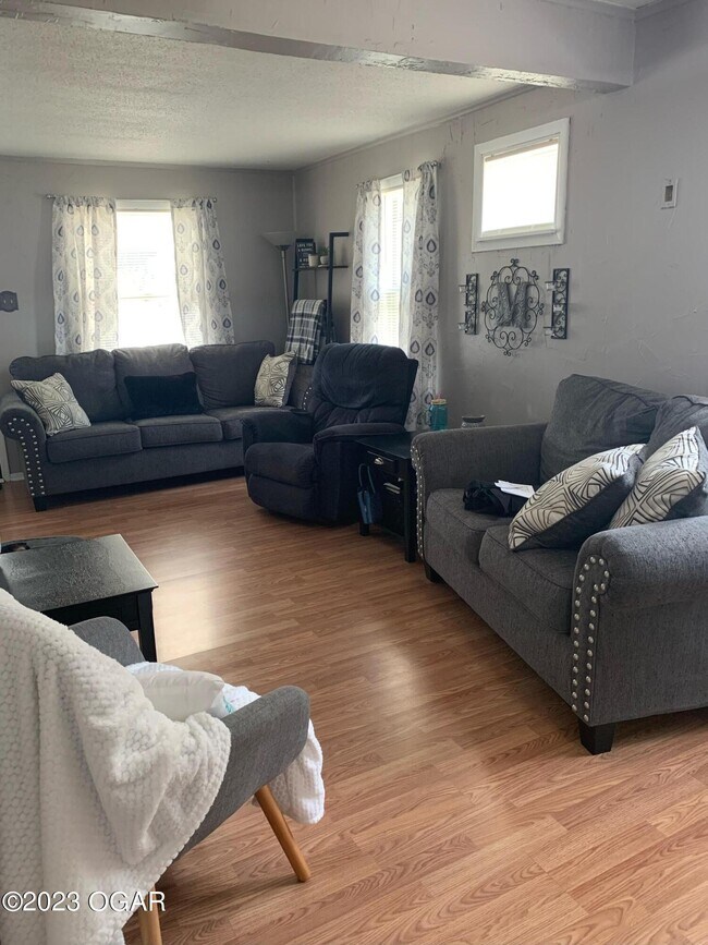 Photo - 624 E South St