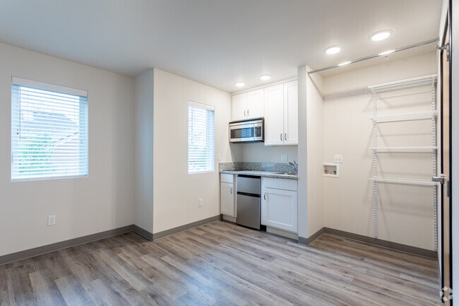 Studio, 1BA - 192.38 SF