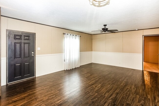 Photo - 106 Barkley Ln