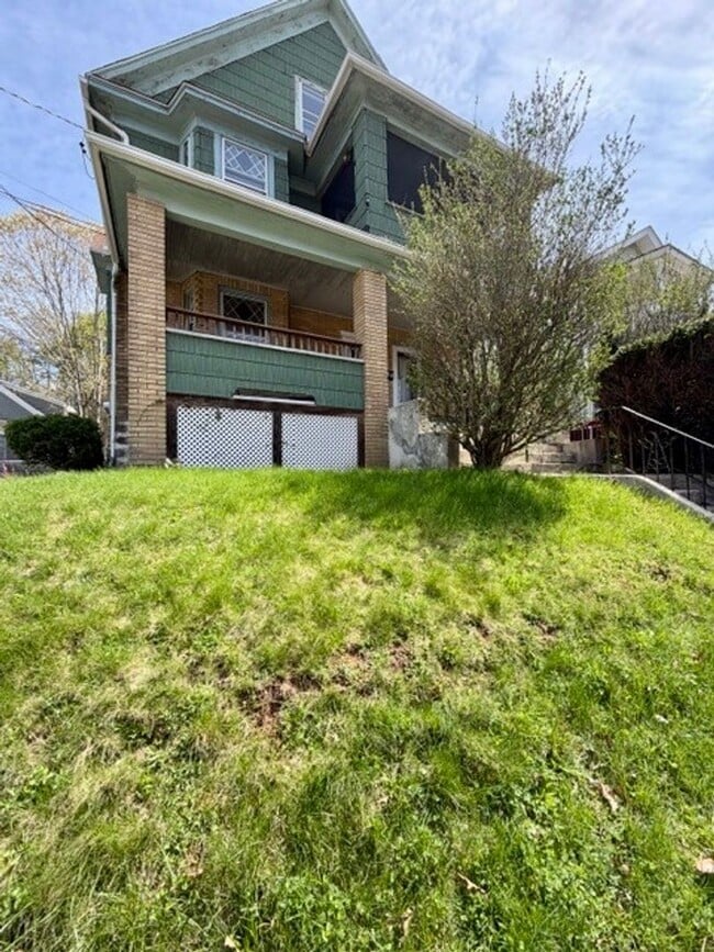 Building Photo - 119-121 Hobart Street Unit 1st Floor North