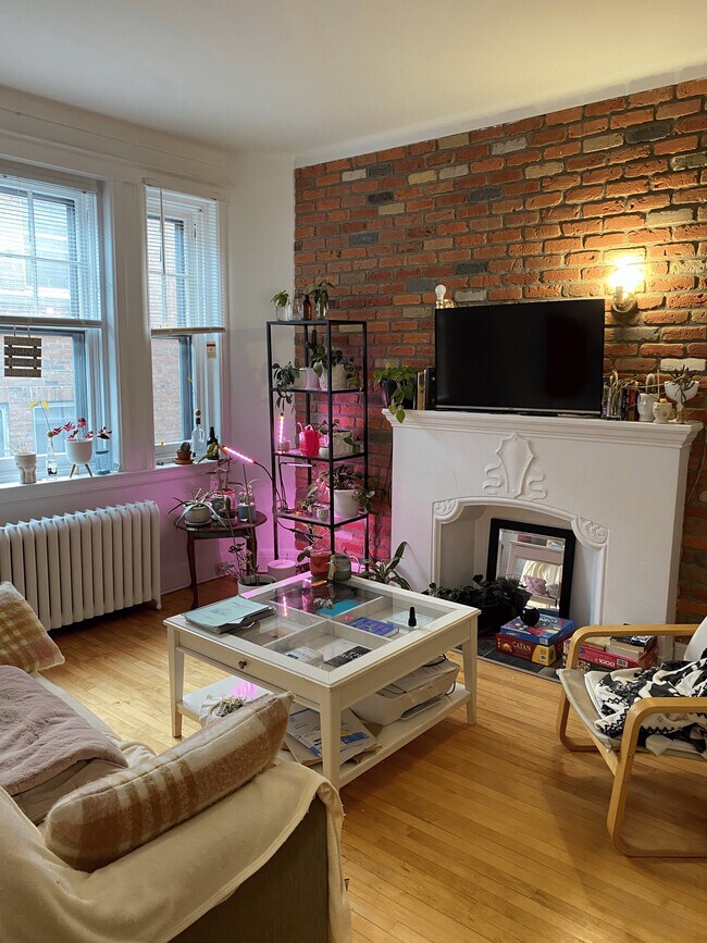 Photo - 3660 Hutchison