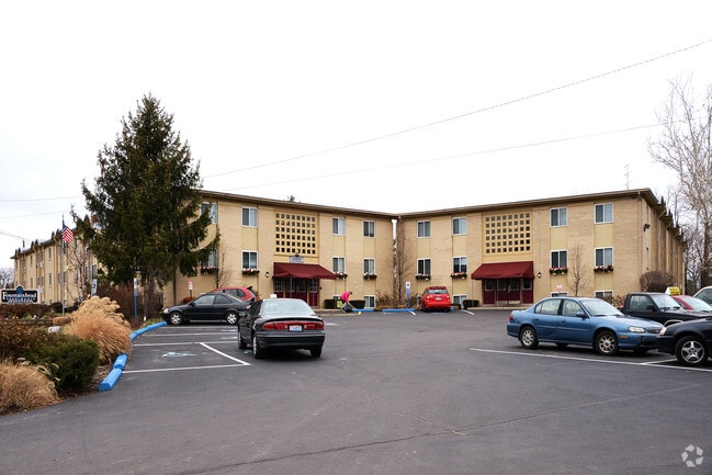 Fountainhead - Fountainhead Apartments