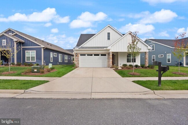 Photo - 121 Cowbird St