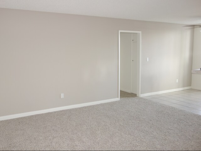 4827 Niagara Avenue San Diego, CA 92107-Elan Pacific Palms Apartment Homes-Living Room