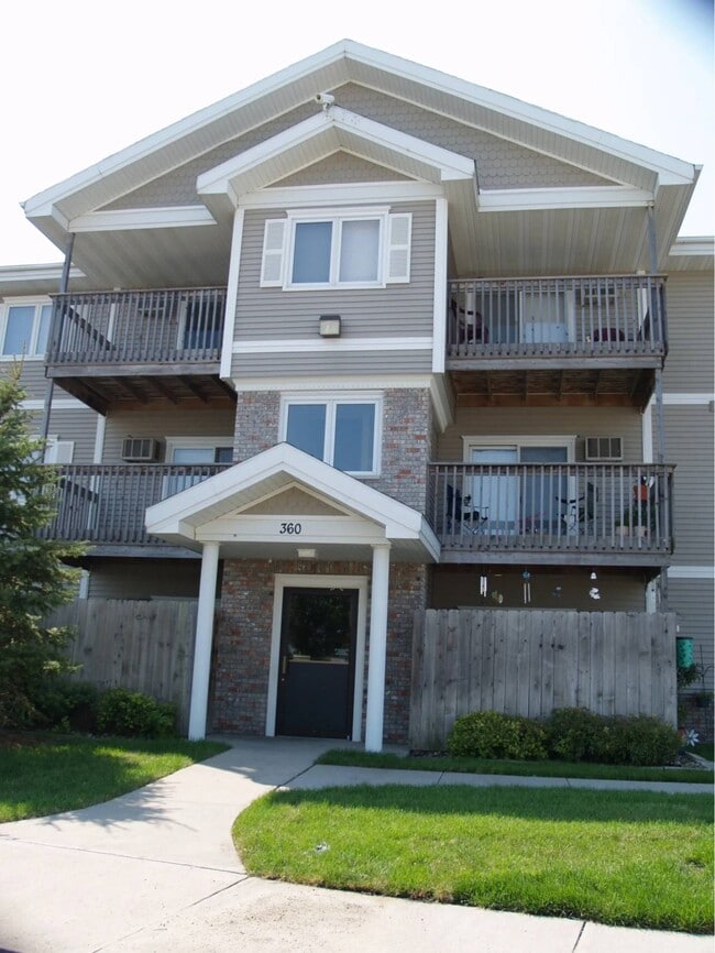 Photo - Oak Crossing