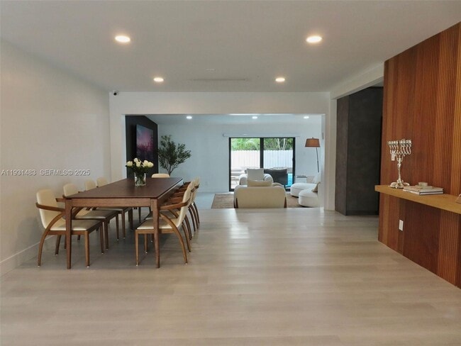 Photo - 260 187th St