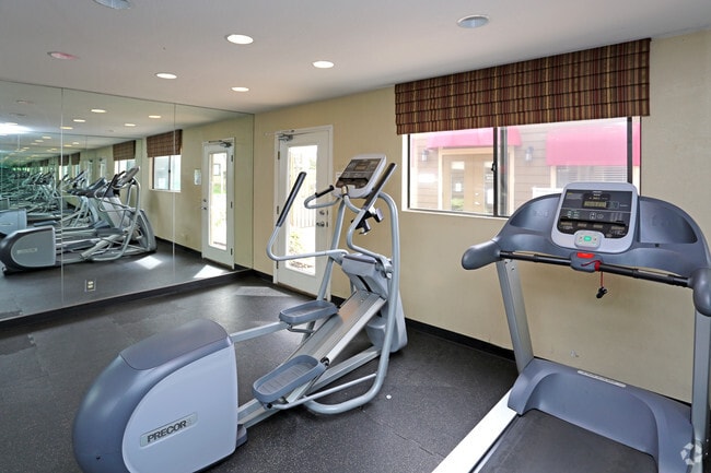 Fitness Center - Summer Brook Apartments: Your Oasis of Com...