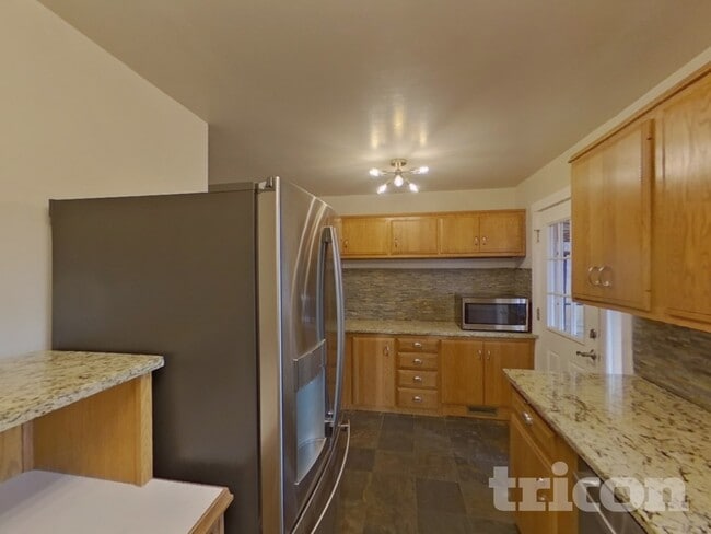 Photo - 1915 Berkshire Ln