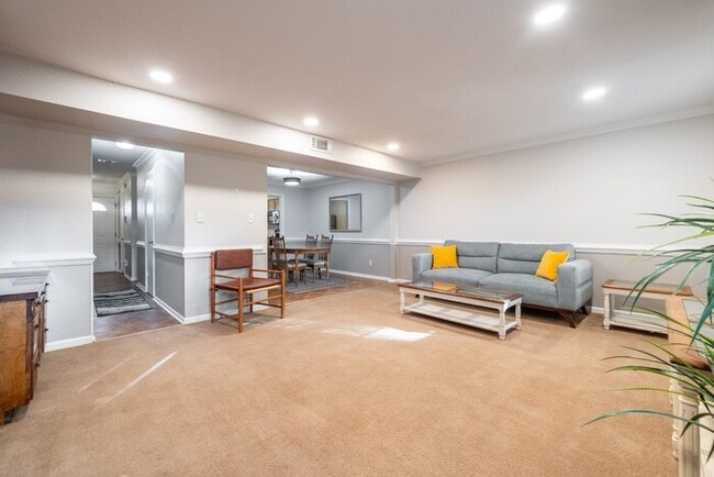 Photo - 6553 New Market Way Unidad 6553