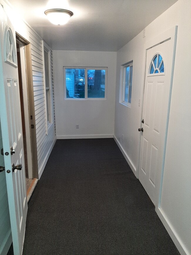 Photo - 1313 E 5th St