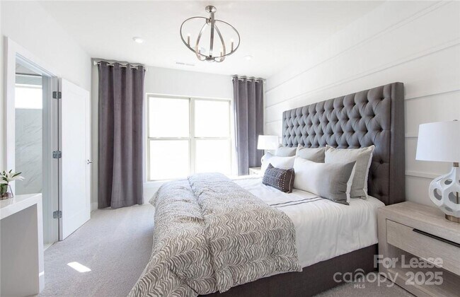 Photo - 16011 Roscoe Ln