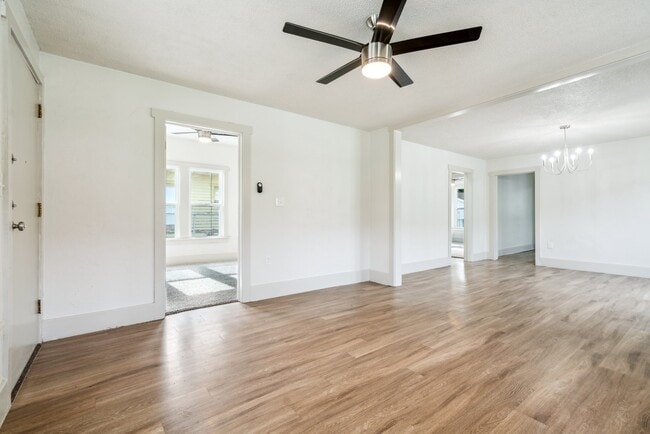 Building Photo - 1604 NW 13th St Rental