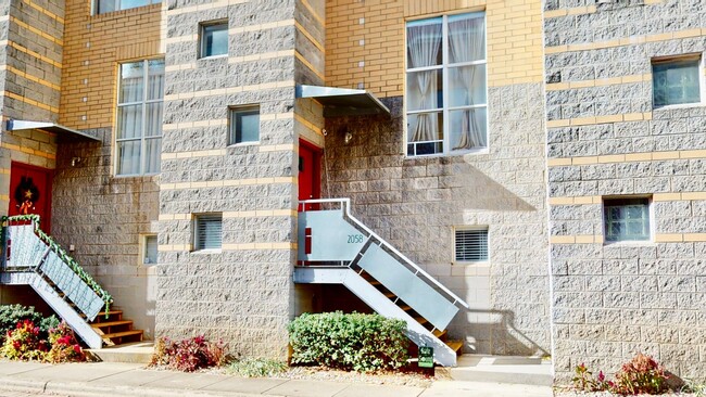 Photo - 2058 Atherton Heights Ln