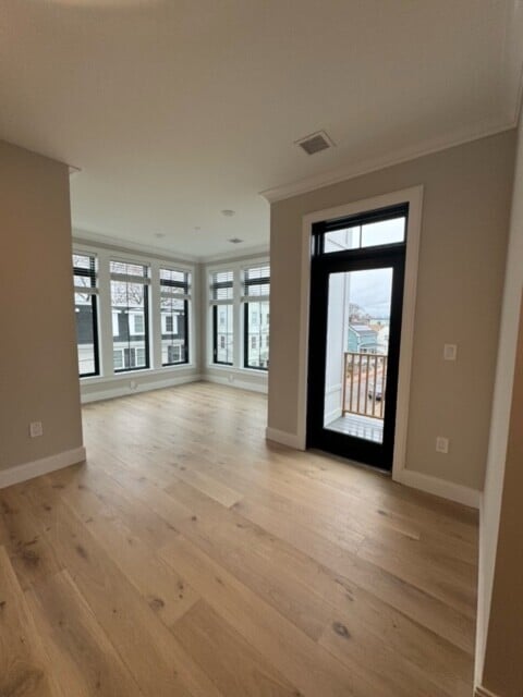 Building Photo - 155 Everett St Rental