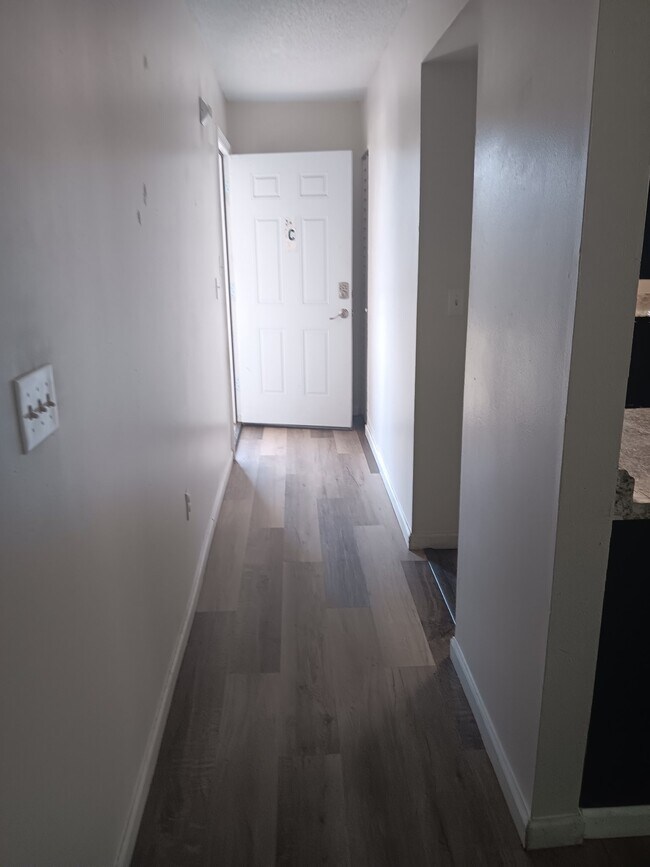 Photo - 2541 Myrtle Ave Unidad C
