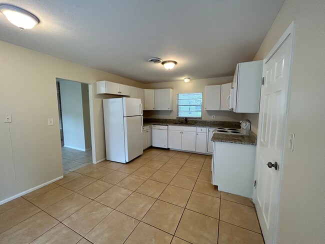 Photo - 3BR/2BA Single Family Home with Large Backyard in Winter Park!