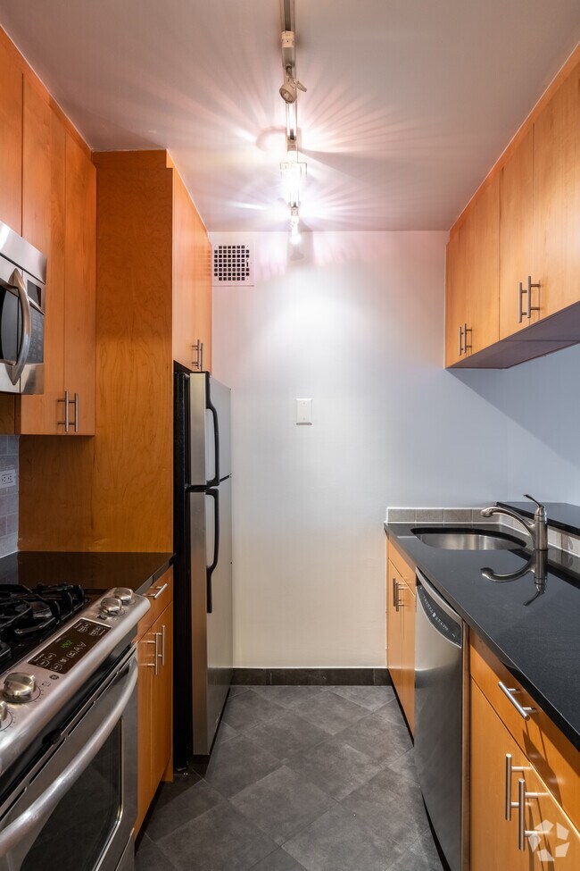 1BD, 1BA - 750SF - The Wellesley