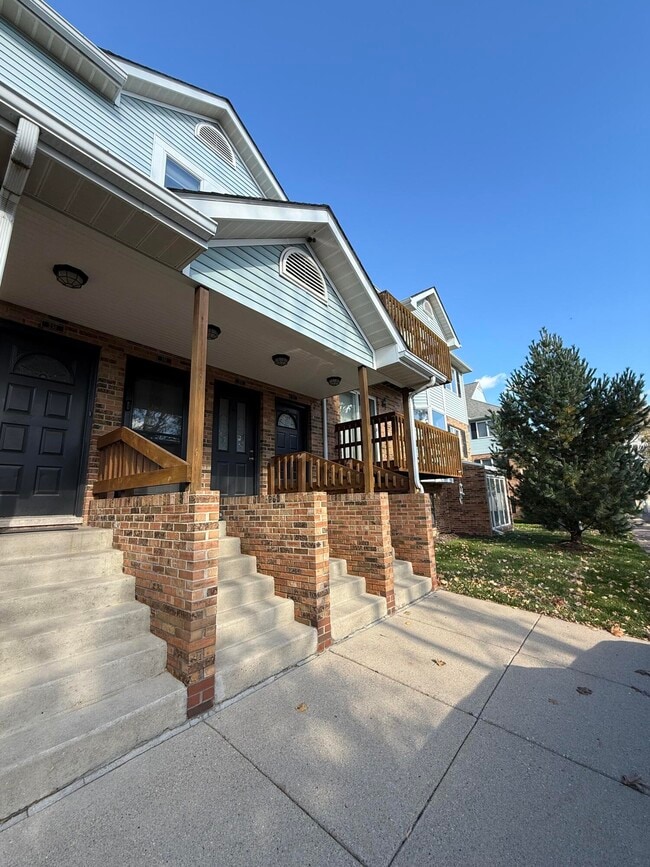 Photo - 353 Pinewood Cir