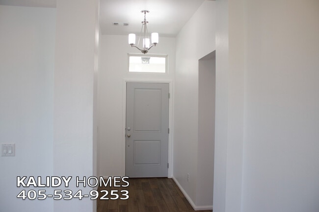 Photo - 10601 NW 20th St