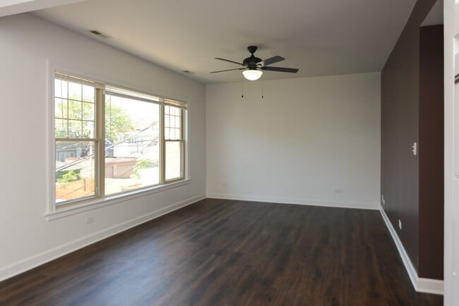 Photo - 5208 N Sawyer Ave Unit 2